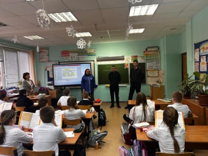 Автоинспекторы Зарайска напомнили пешеходам правила безопасного поведения на дороге