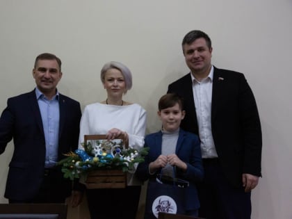 Подмосковная «Единая Россия» поздравила более 7 тысяч семей бойцов СВО с новогодними праздниками