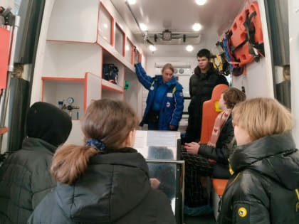 Школьники из Жилева познакомились с работой станции скорой помощи