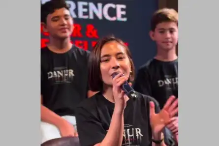 Prilly Latuconsina Akhirnya Kembali Jadi Risa di Film “Danur” Usai 10 Tahun Menanti Prilly Latuconsina Akhirnya Kembali Jadi Risa di Film “Danur” Usai 10 Tahun Menanti