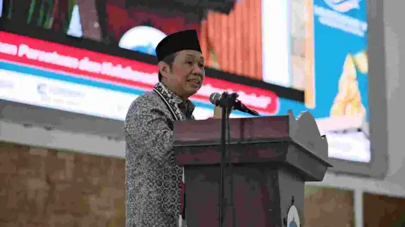 Bicara di Muktamar V Wahdah Islamiyah, Anis Matta: Indonesia Harus Siap Hadapi “Gempa Tektonik Geopolitik” Bicara di Muktamar V Wahdah Islamiyah, Anis Matta: Indonesia Harus Siap Hadapi “Gempa Tektonik Geopolitik”
