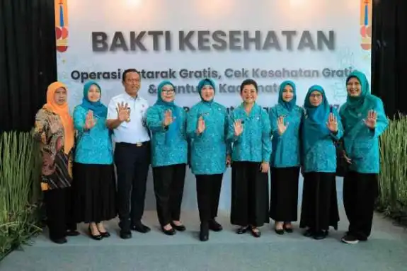 Sambut Hari Ibu ke-97, Pemprov DKI Bantu 110 Pasien Operasi Katarak dan Bagikan 3400 Kacamata Gratis Sambut Hari Ibu ke-97, Pemprov DKI Bantu 110 Pasien Operasi Katarak dan Bagikan 3400 Kacamata Gratis