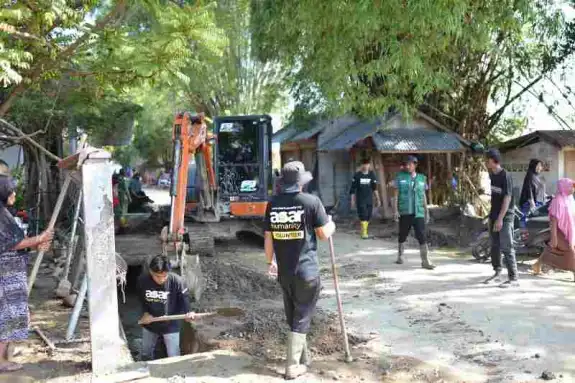 ASAR Humanity Gelar Gotong Royong Tahap 2 di 10 Titik Wilayah Aceh ASAR Humanity Gelar Gotong Royong Tahap 2 di 10 Titik Wilayah Aceh