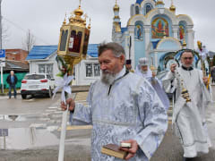 В белореченских православных храмах сегодня проводят водосвятие и освящение купелей