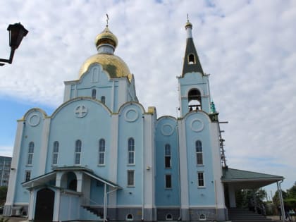 В ХРАМЕ СВЯТОЙ БЛАЖЕННОЙ КСЕНИИ ПЕТЕРБУРГСКОЙ ПРОШЛО ТОРЖЕСТВЕННОЕ БОГОСЛУЖЕНИЕ