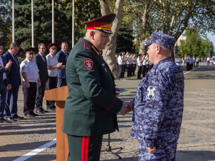 Росгвардейцу, участвовавшему в ликвидации вооруженного преступника в Краснодаре, вручена медаль «За Отвагу»