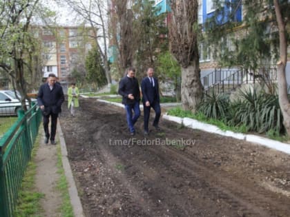 Глава Темрюкского района подтвердил намерения начать ежегодно «внепрограммно» благоустраивать в муниципалитете дворы многоэтажек