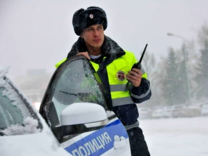 Госавтоинспекторы Ейска напоминают о правилах поведения на трассе в период непогоды