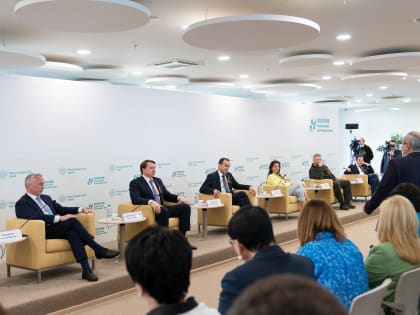 Губернатор Краснодарского края Вениамин Кондратьев и глава Сочи Алексей Копайгородский приняли участие в пленарном заседании Форума кубанской журналистики