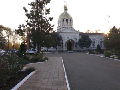 Божественная литургия в станице Петропавловской