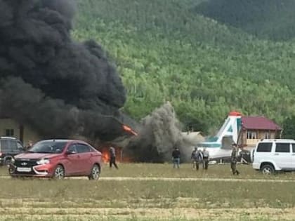 В Нижнеангарске аварийно сел самолет: 2 человека погибли, более 20 ранены