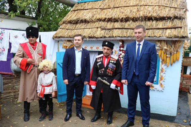 Погода в красносельском гулькевичский. Гулькевичский район. Красносельский Гулькевичский район. Фото Кубанское подворье. Детский сад в Красносельске Гулькевичского района.