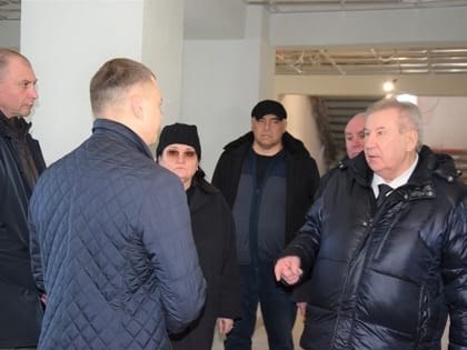 Председатель Думы Югры Борис Хохряков оценил ход капитального ремонта школы №4