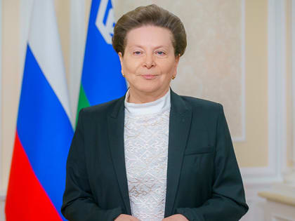 Наталья Комарова поздравила югорчан с Днём образования округа