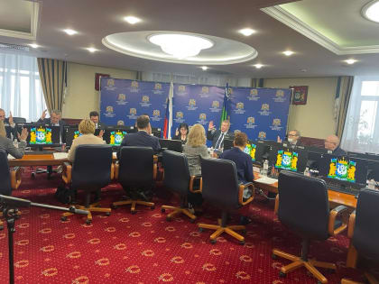Наталья Западнова:  «Окружной бюджет на 2023 год и плановый период 2024-2025 годов предложено скорректировать в сторону увеличения, а меры социальной поддержки югорчан расширить»