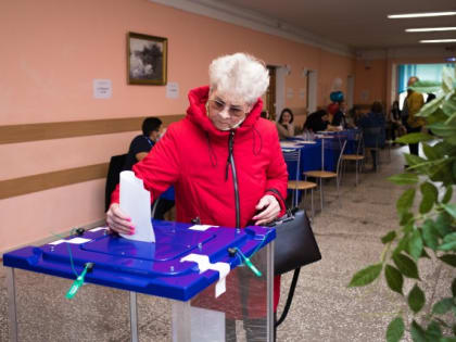 ​В Сургутском районе на 15 часов проголосовали 14,7% избирателей