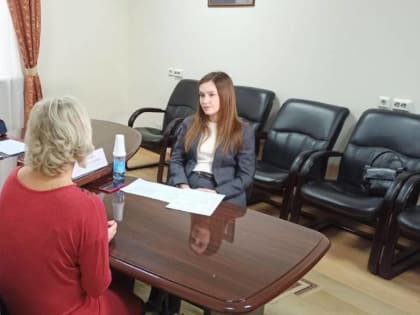 Участницы партпроекта «Женское движение Единой России в Югре» провели прием граждан по личным вопросам
