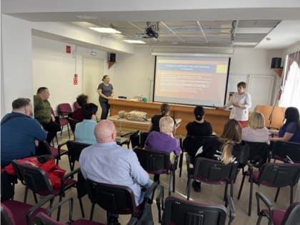 Нефтеюганские врачи обучили 20 волонтеров навыкам первой медпомощи, которую они смогут оказывать бойцам СВО