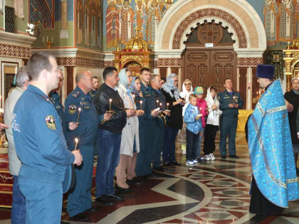 Сотрудники МЧС в Югре приняли участие в благодарственном молебне в честь образа Божьей Матери «Неопалимая Купина»