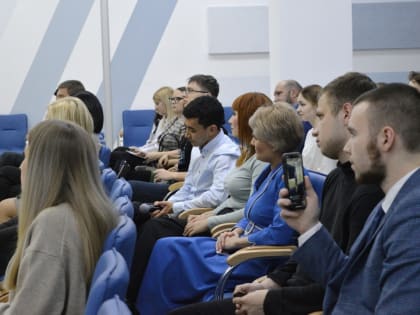 Молодые парламентарии Югры провели лекторий «Диалог на равных»