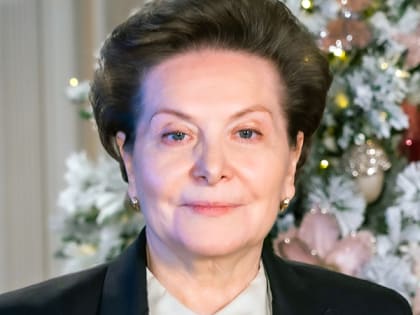Наталья Комарова поздравляет югорчан с Новым годом