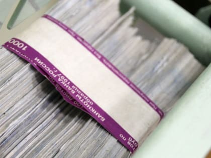 Из УрФО за границу вывезли 1 млн долларов США