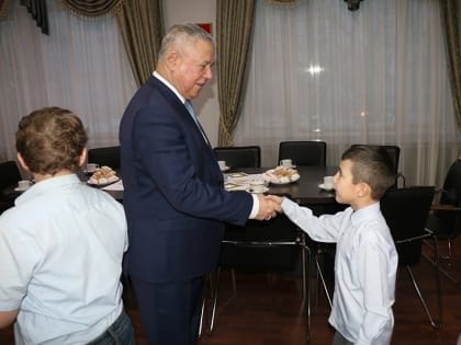 О мечтах и новогодних подарках с главой города Олегом Дейнека
