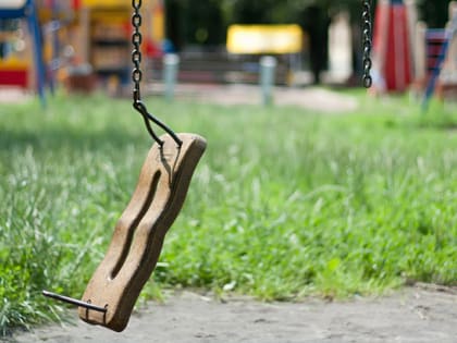 Врачи Нижневартовска спасли жизнь пятилетней девочки после удара качелями
