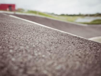 ​В Тюменской области обновят более девять километров дорог к медучреждениям