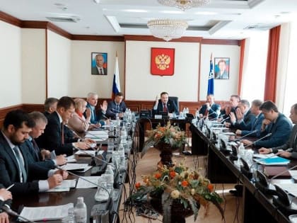 Александр Мещангин: «Все гаражи в Югре должны быть учтены и должным образом оформлены»