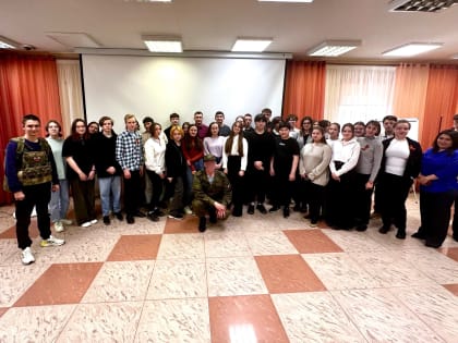 Югорские школьники встретились с мобилизованным