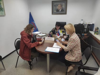 Наталья Западнова провела прием граждан по личным вопросам в общественной приемной партии «Единая Россия» в Нижневартовске