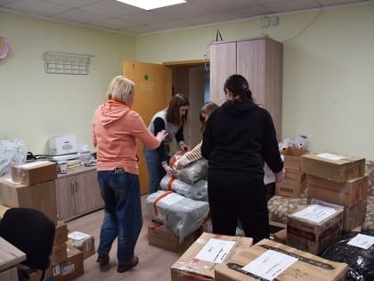 Мегионцы везут в Луганск автомобили УАЗ и гуманитарный груз