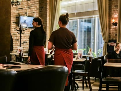 «До сих пор ищем поставщиков». Как бизнес в ХМАО справляется с западными санкциями