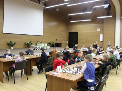 В Ханты-Мансийске проходит квалификационный турнир по быстрым шахматам