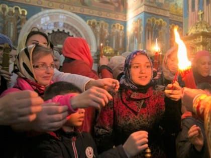 В столицу Югры спецрейсом доставят Благодатный огонь