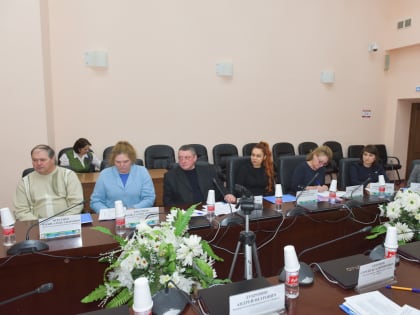 14 декабря глава Ханты-Мансийского района Кирилл Минулин провел заседание советов по развитию малого и среднего предпринимательства и по вопросам развития инвестиционной деятельнос