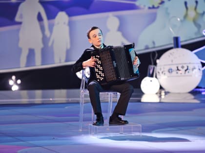 Баянист из Сургута вернулся победителем с конкурса талантов «Синяя птица» на федеральном телеканале