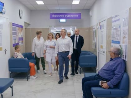 ​Губернатор Тюменской области осмотрел обновленные поликлиники столицы региона