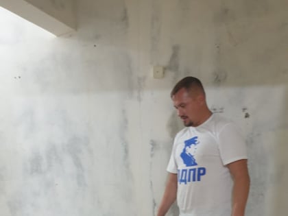 Просто людям помогаем мы реальными делами