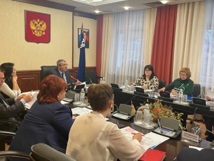 Работникам госучреждений Югры предлагается выплачивать северную надбавку с первого дня работы