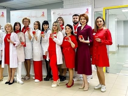 В Мегионе провели акцию «Красное платье - Сердце женщины»
