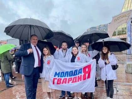 Активисты Ханты-Мансийска приняли участие в праздновании Дня города и Дня России