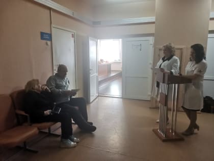 Во взрослой поликлинике Нижневартовска продолжается акция  «Как живёшь, ветеран?»