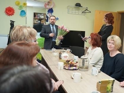 За бескорыстную помощь и безграничную любовь: поздравления с 8 марта принимают женщины-волонтеры