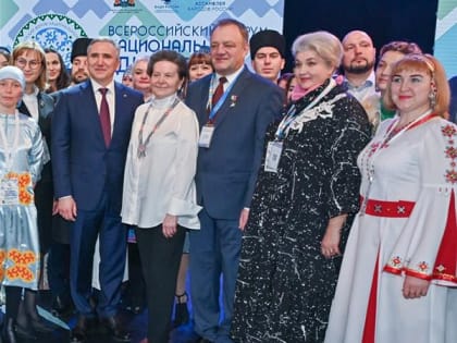 Александр Моор: «Наши бойцы – там, на передовой, а мы здесь, на местах, в ответе за мир и согласие в нашей многонациональной стране»