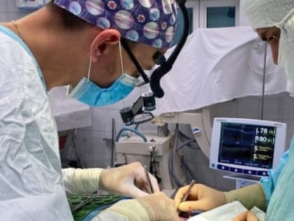 Сосудистые хирурги из Нижневартовска спасли руку 83-летней пациентке с тромбозом