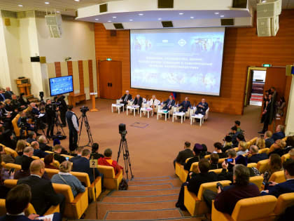 Митрополит Ханты-Мансийский и Сургутский Павел принял участие в XI Рождественских Парламентских встречах в Государственной Думе