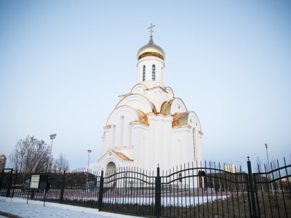 В канун Недели 20-й по Пятидесятнице, митрополит Ханты-Мансийский и Сургутский Павел совершил утреню всенощного бдения в храме в честь мц. Татианы г. Сургута