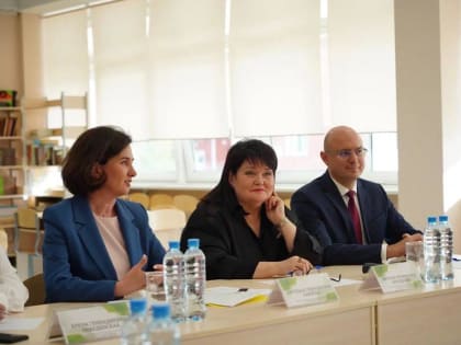 Наталья Западнова встретилась с молодыми педагогами Нижневартовска